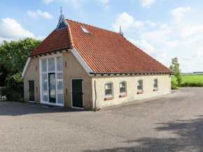 Гостиница Detached rural house with garden in Pingjum Friesland  Pingjum